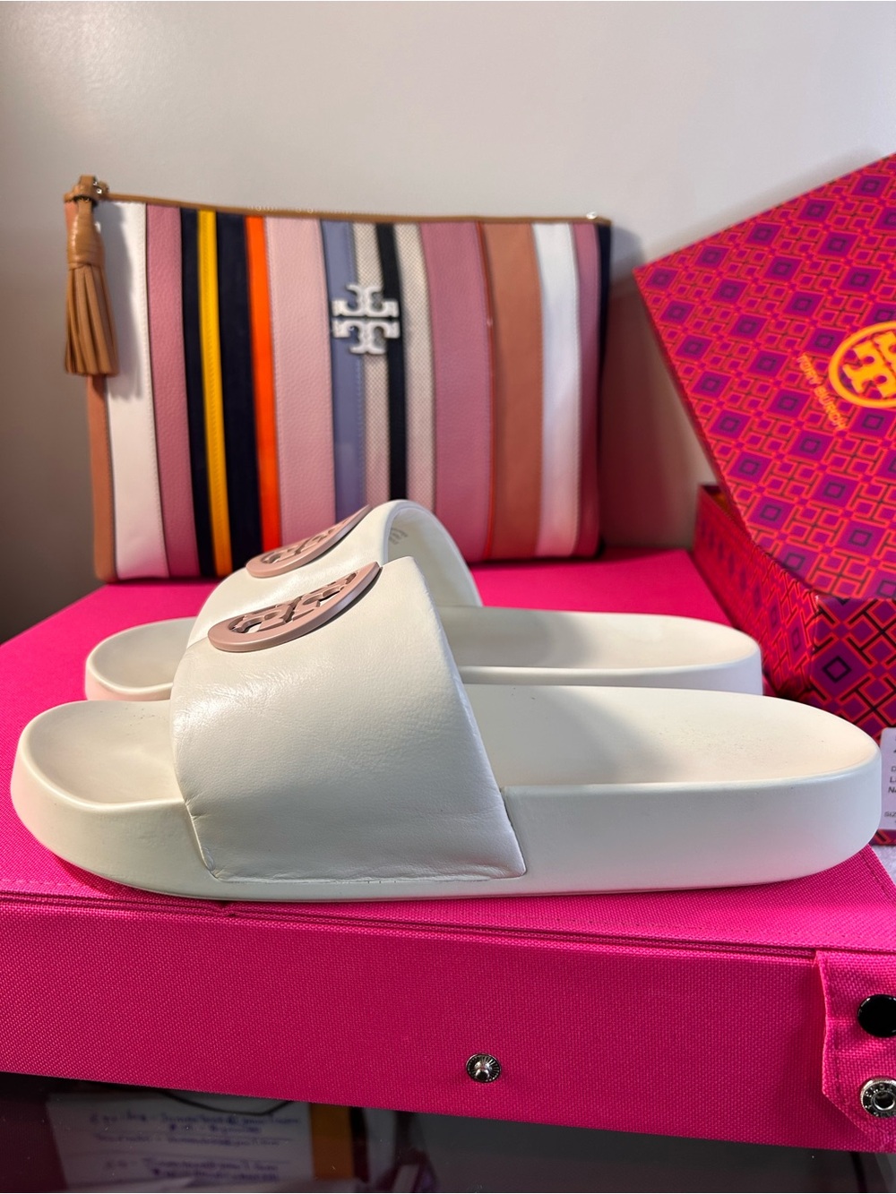 Tory Burch White Slide Sandals with Pink Logo and Striped Wristlet - Picture 4 of 16
